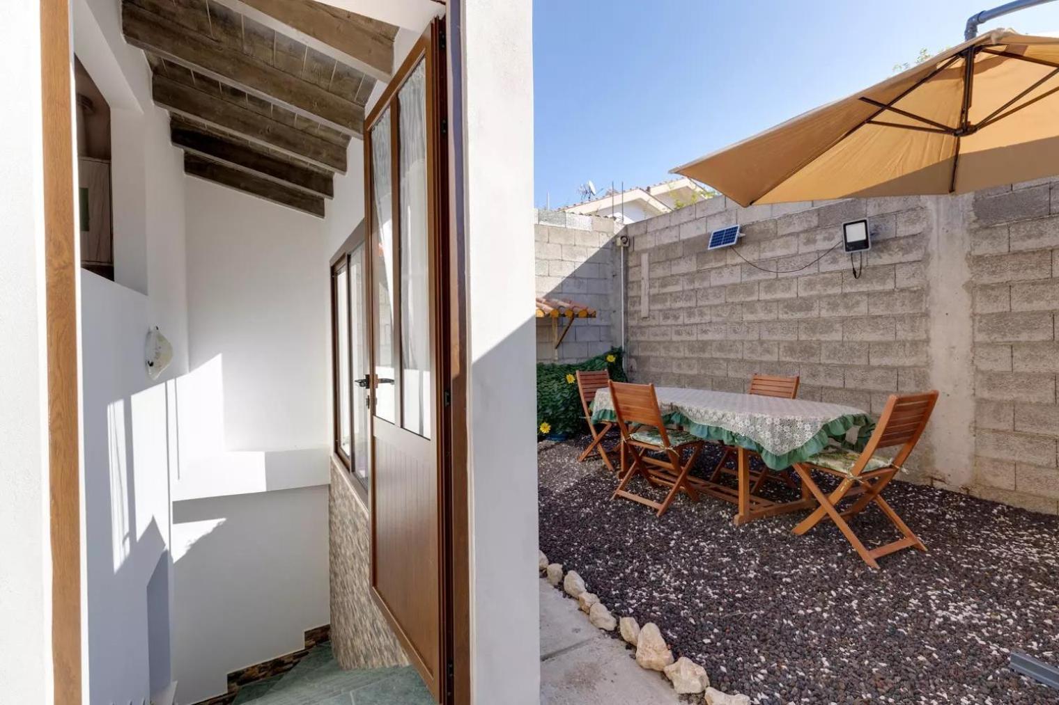 Soi E Mari Apartment Cabras Exterior photo